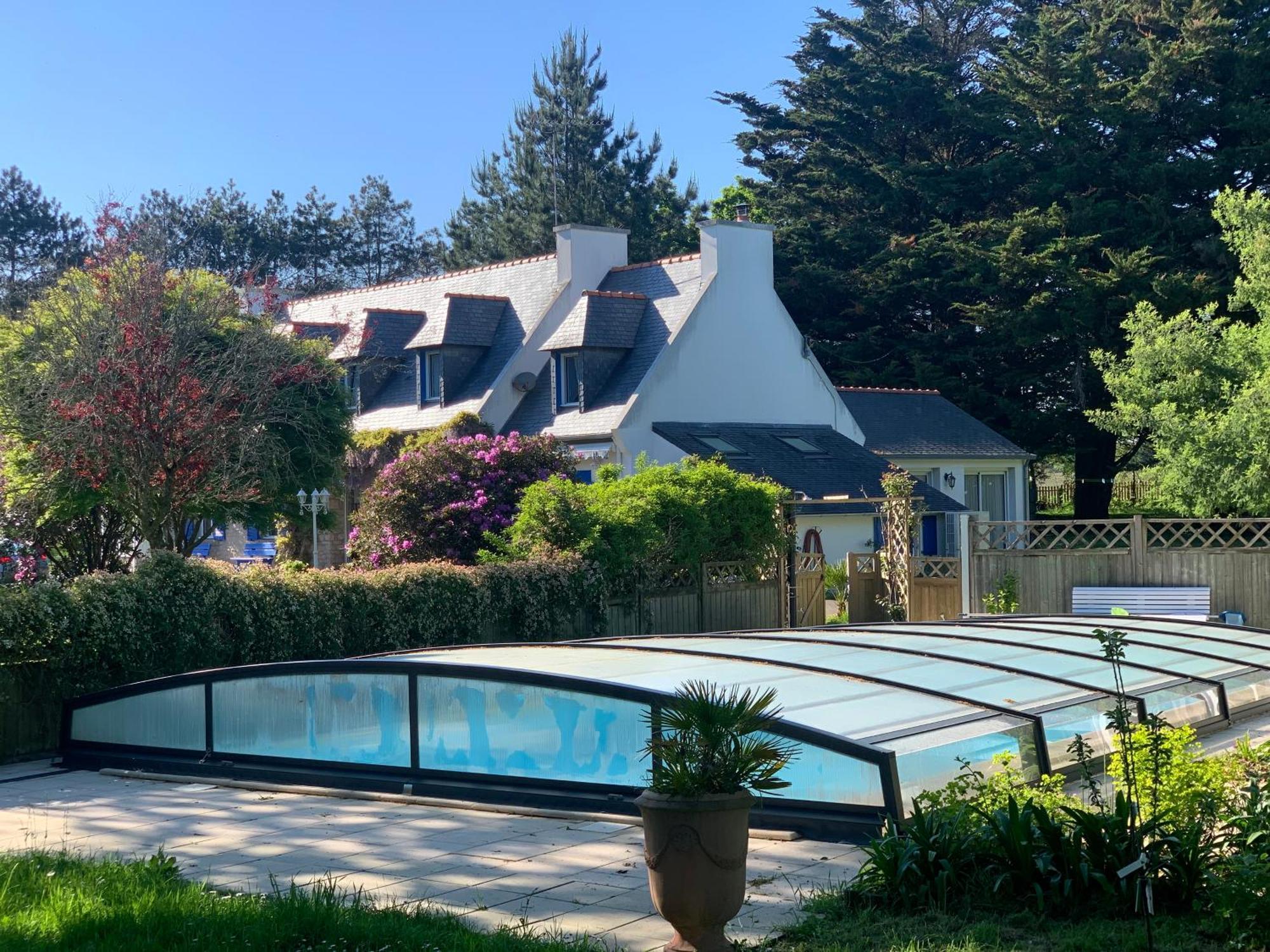 La Gentilhommiere Bed & Breakfast Treffiagat Exterior photo
