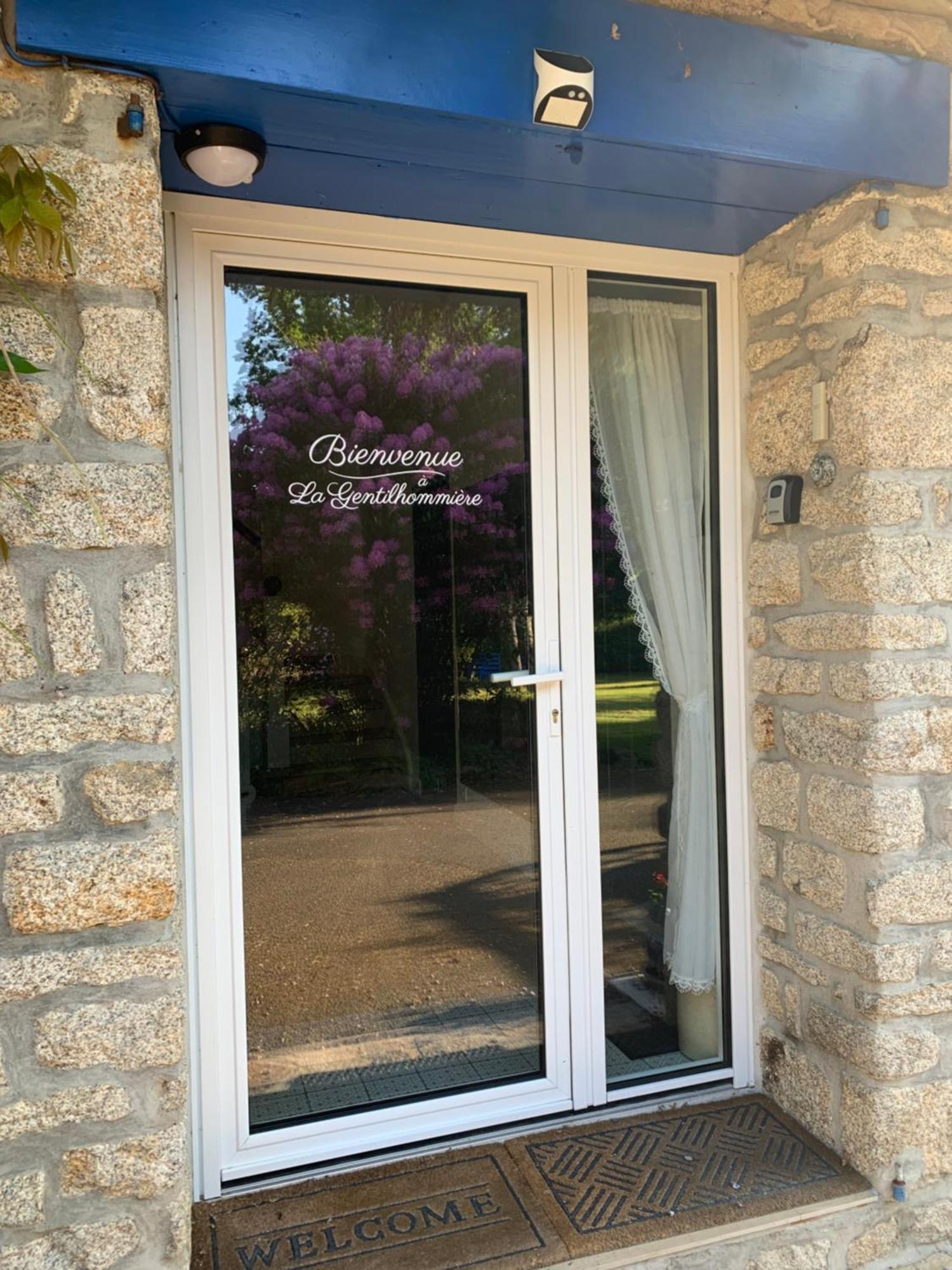 La Gentilhommiere Bed & Breakfast Treffiagat Exterior photo